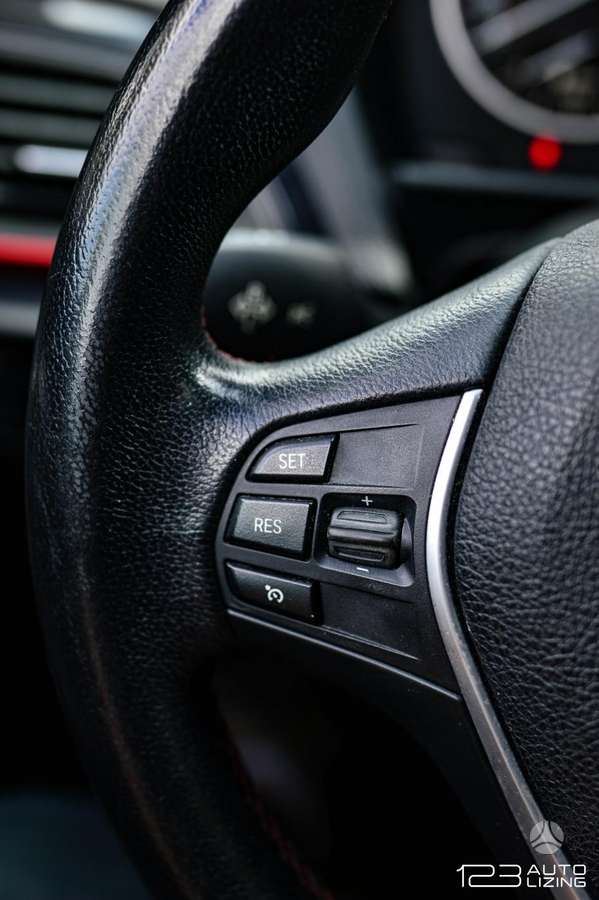 BMW 120, 2.0 l., hatchback