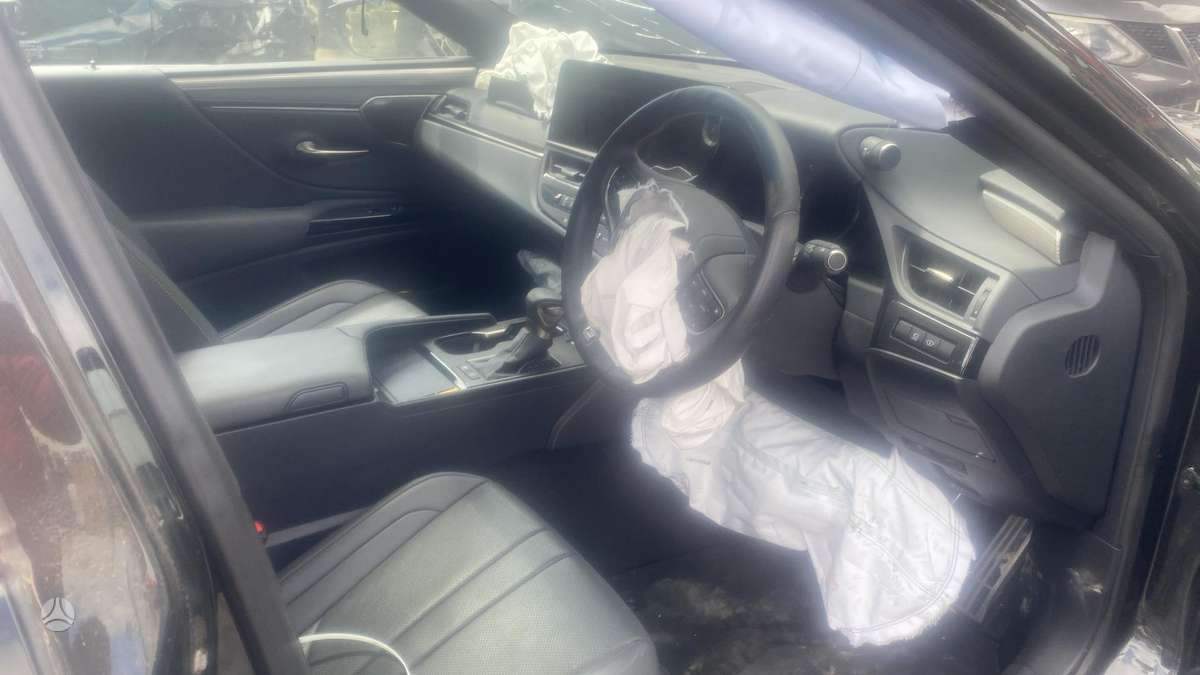 Lexus ES 300h по частям. Dalimis