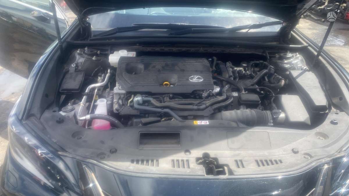 Lexus ES 300h по частям. Dalimis