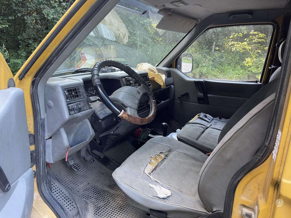 Volkswagen Transporter - 4
