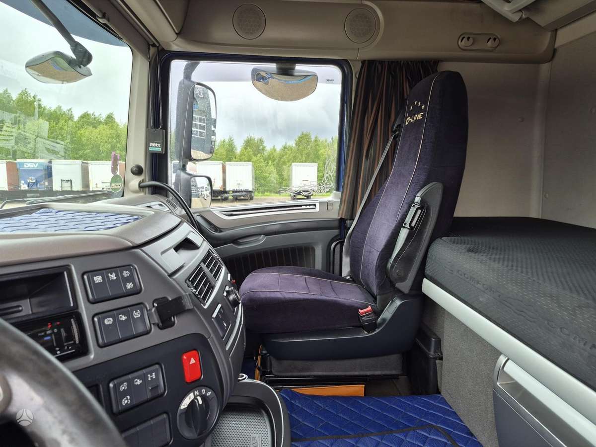DAF XF106.480, double sleeper