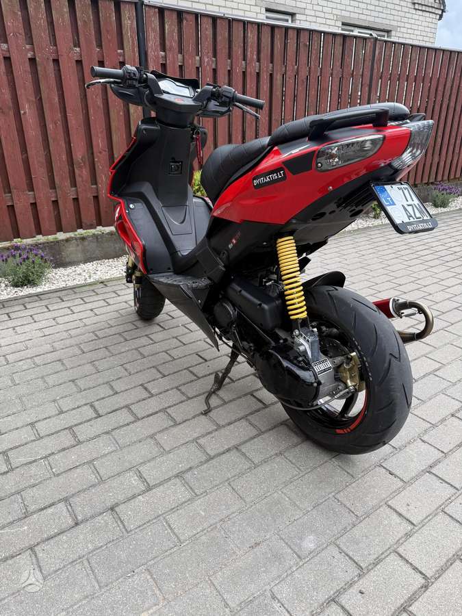 Aprilia SR, scooters / mopeds
