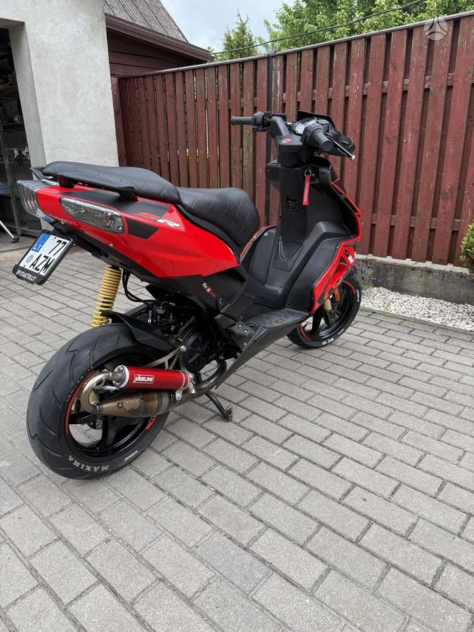 Aprilia SR, scooters / mopeds