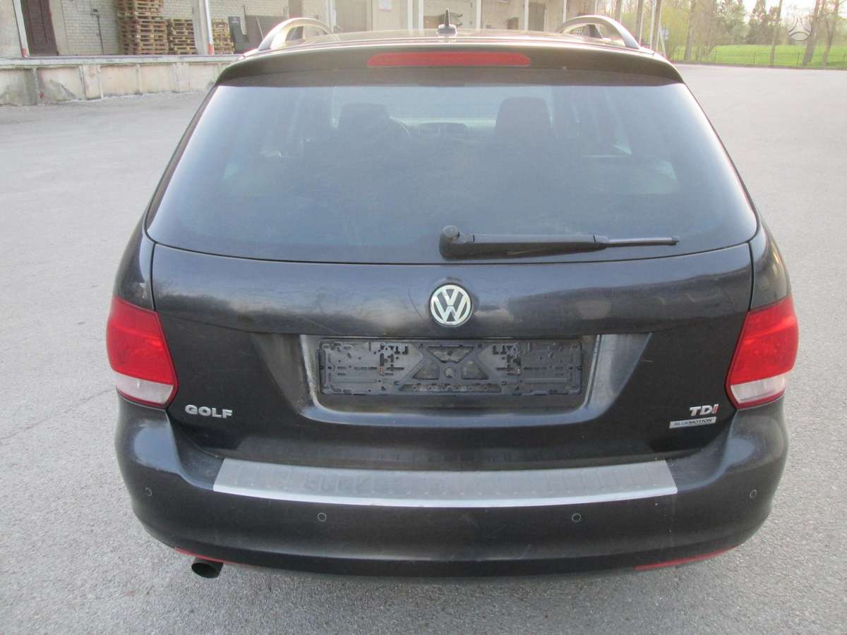 Volkswagen Golf - 5