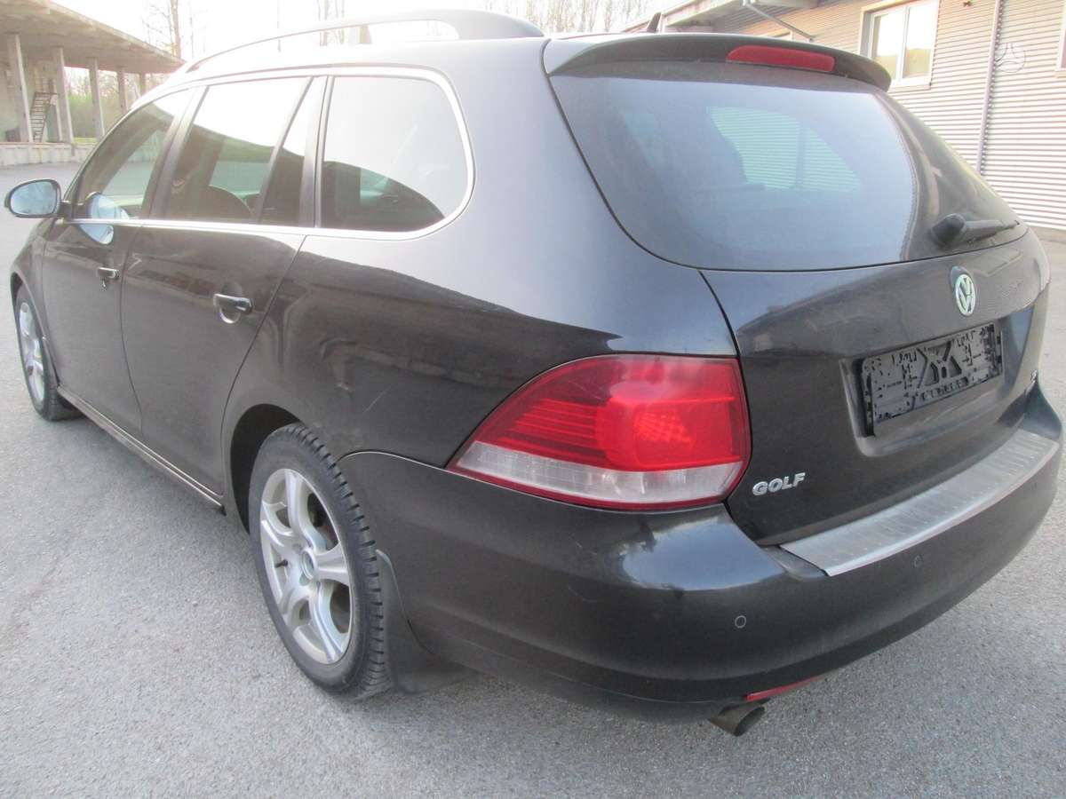 Volkswagen Golf - 6