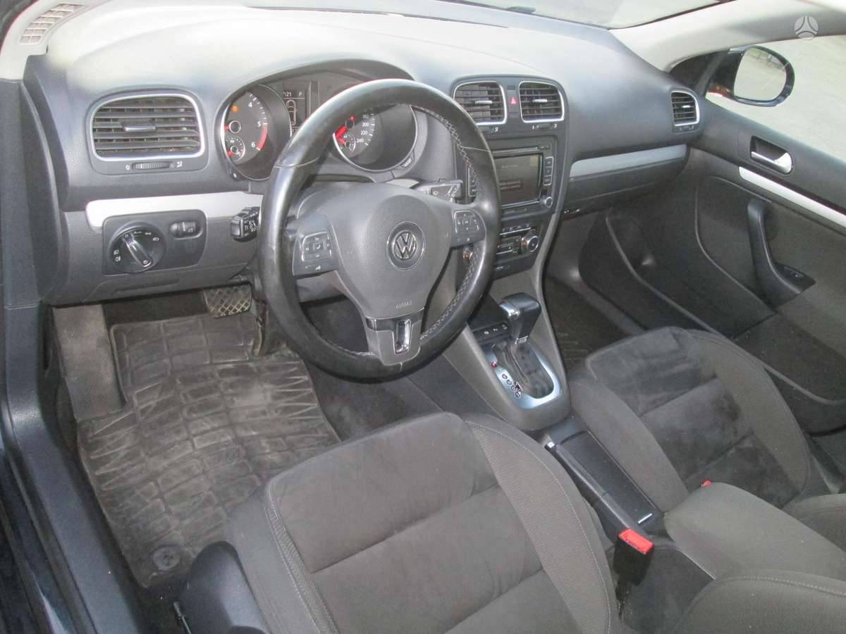 Volkswagen Golf - 8