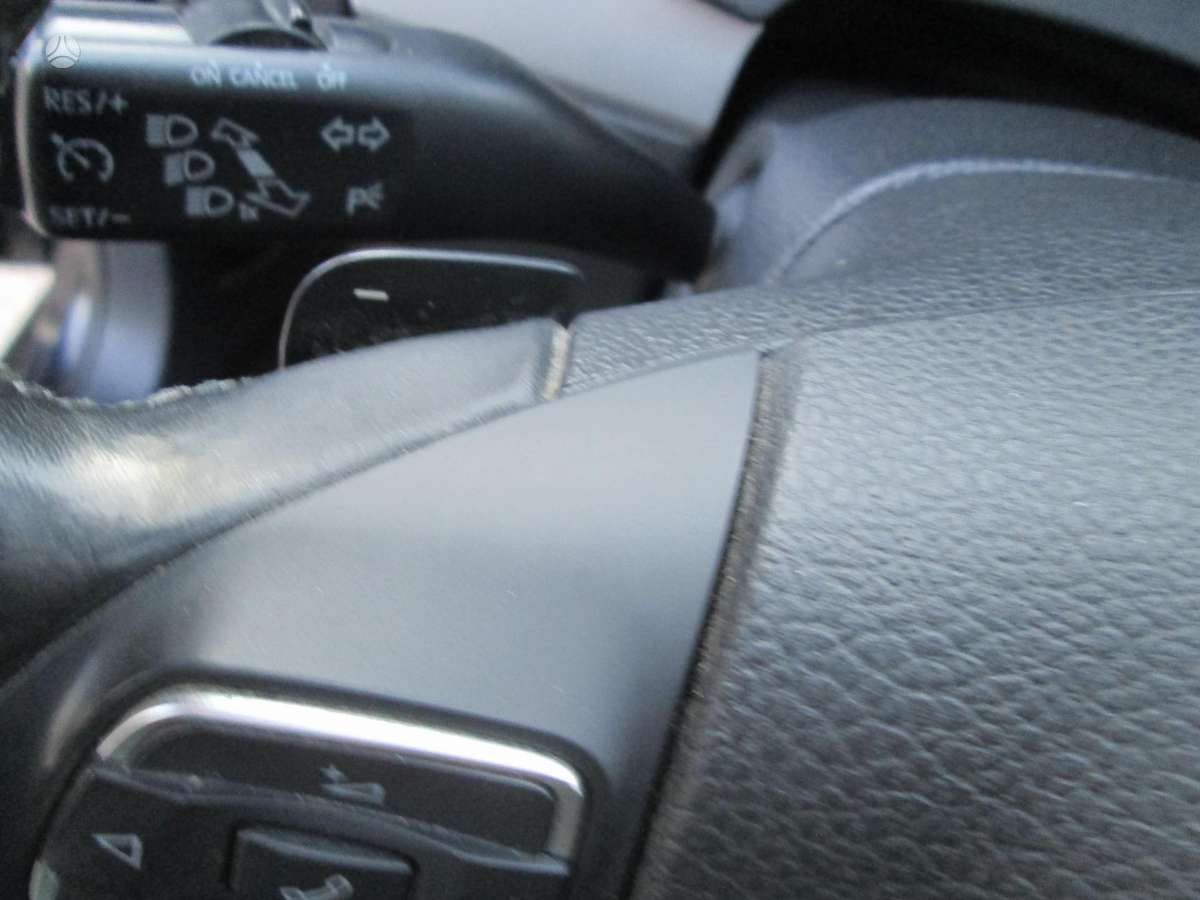 Volkswagen Golf - 9