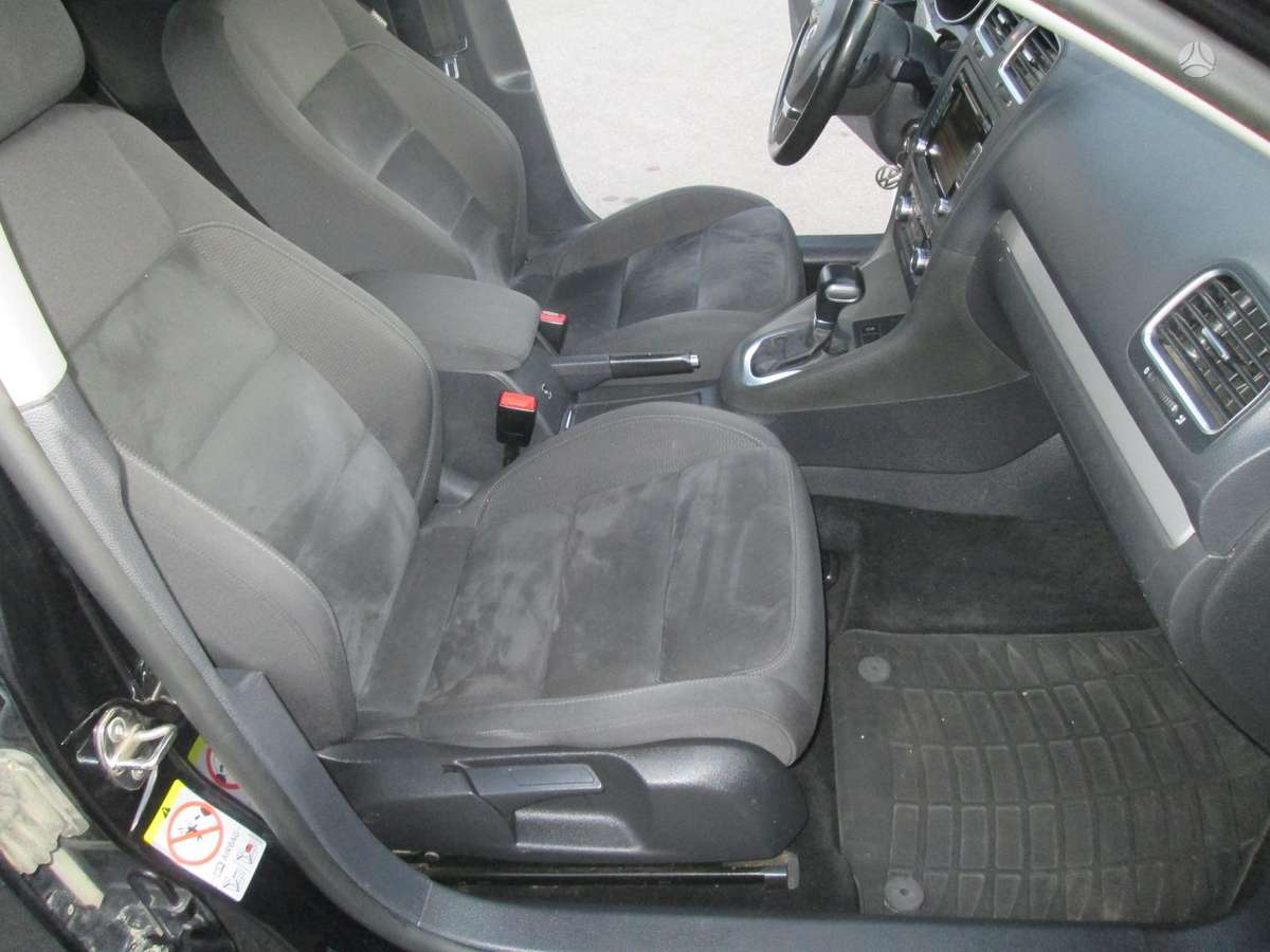 Volkswagen Golf - 11