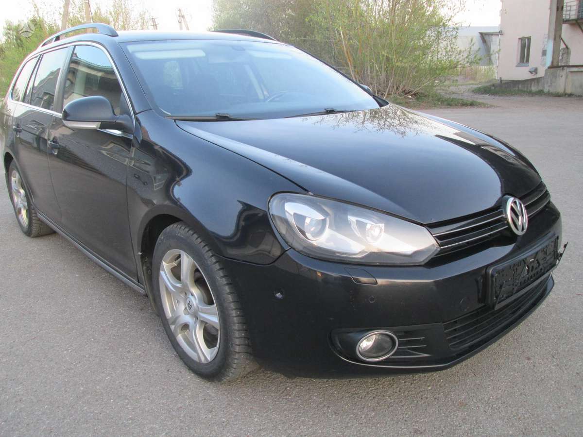 Volkswagen Golf - 1