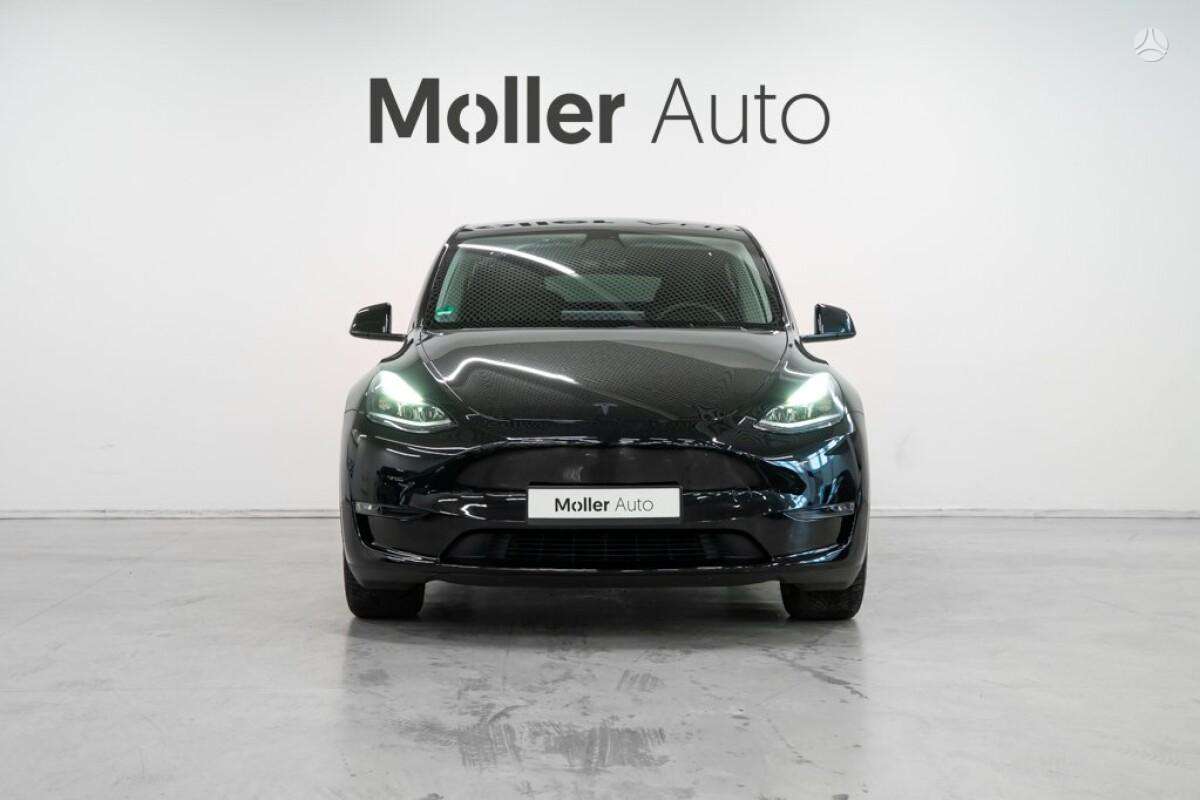 Tesla Model Y, hatchback