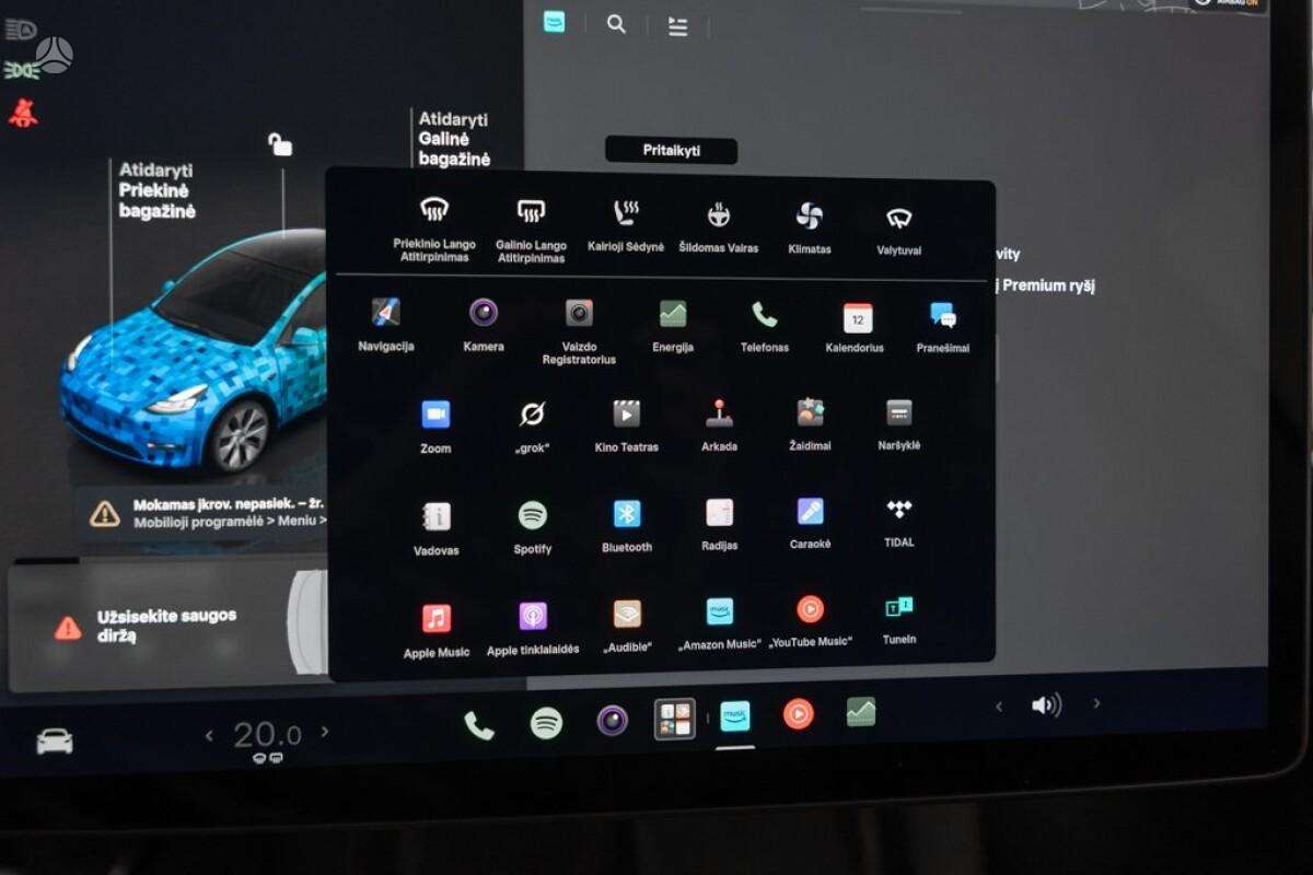 Tesla Model Y, hatchback