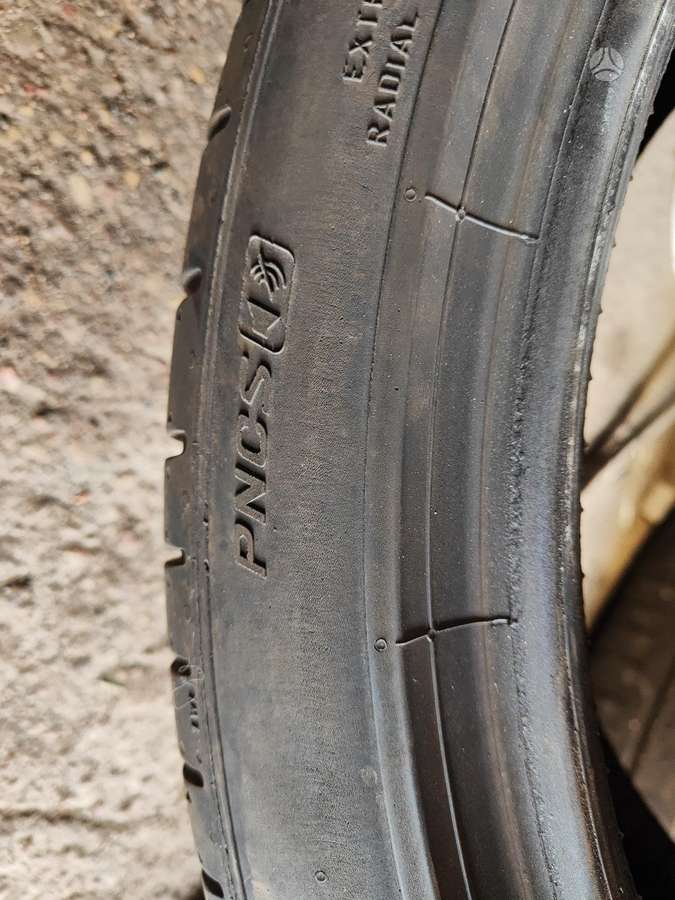 Pirelli, vasarinės 255/40 R21