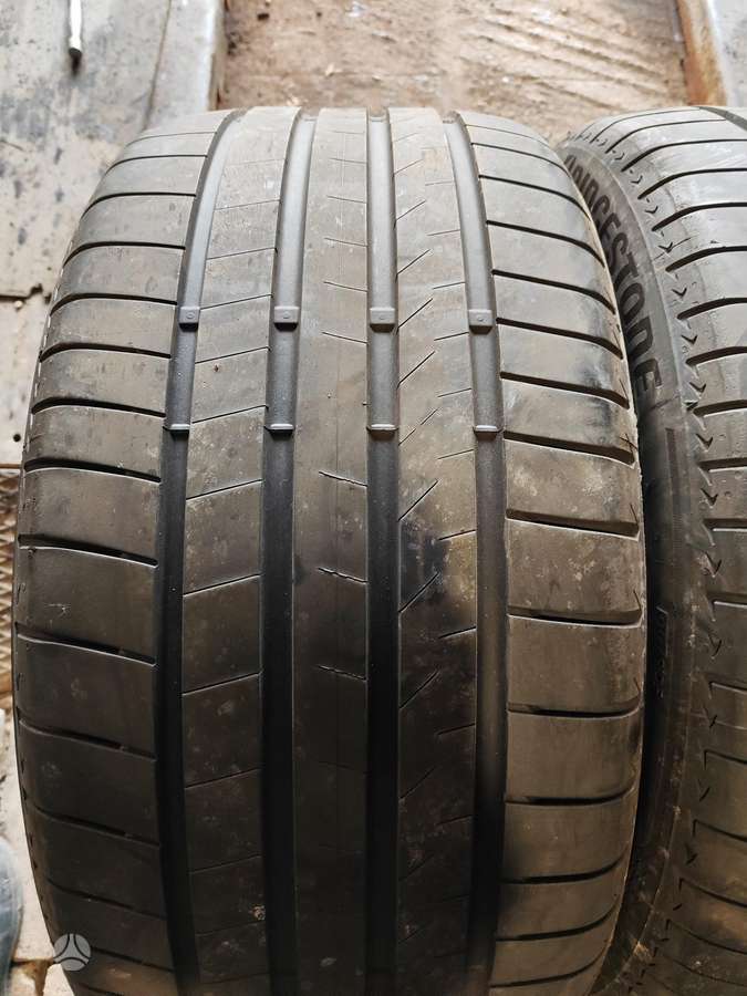 Bridgestone, summer 285/40 R21