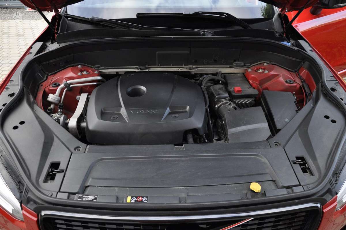 Volvo XC90 - 8