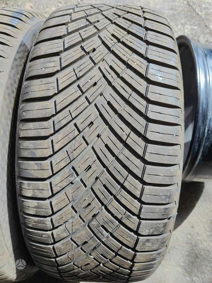 Continental, всесезонные 245/45 R19