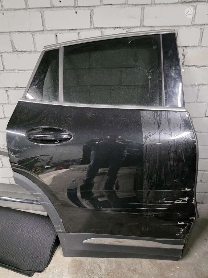Mercedes-Benz EQA doors, front grill