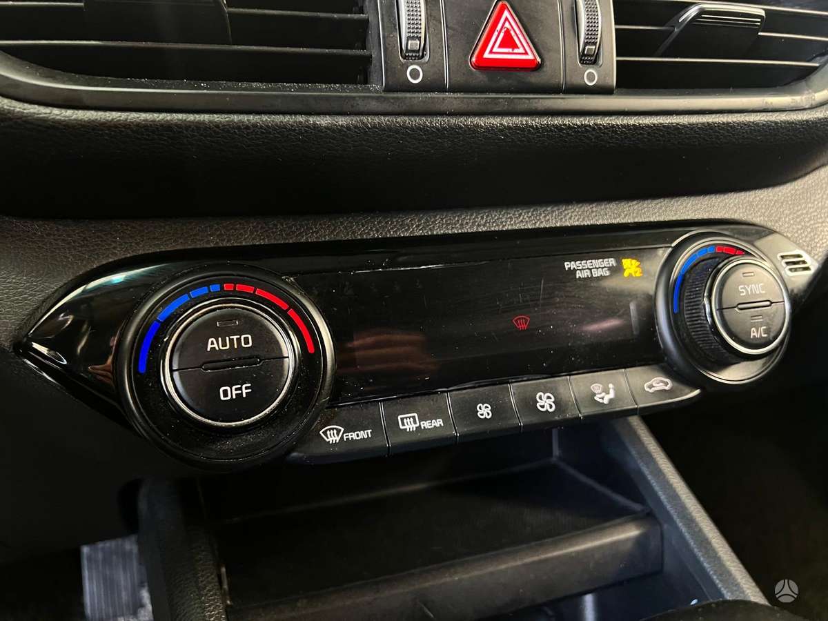Kia Ceed, 1.6 l., Седан