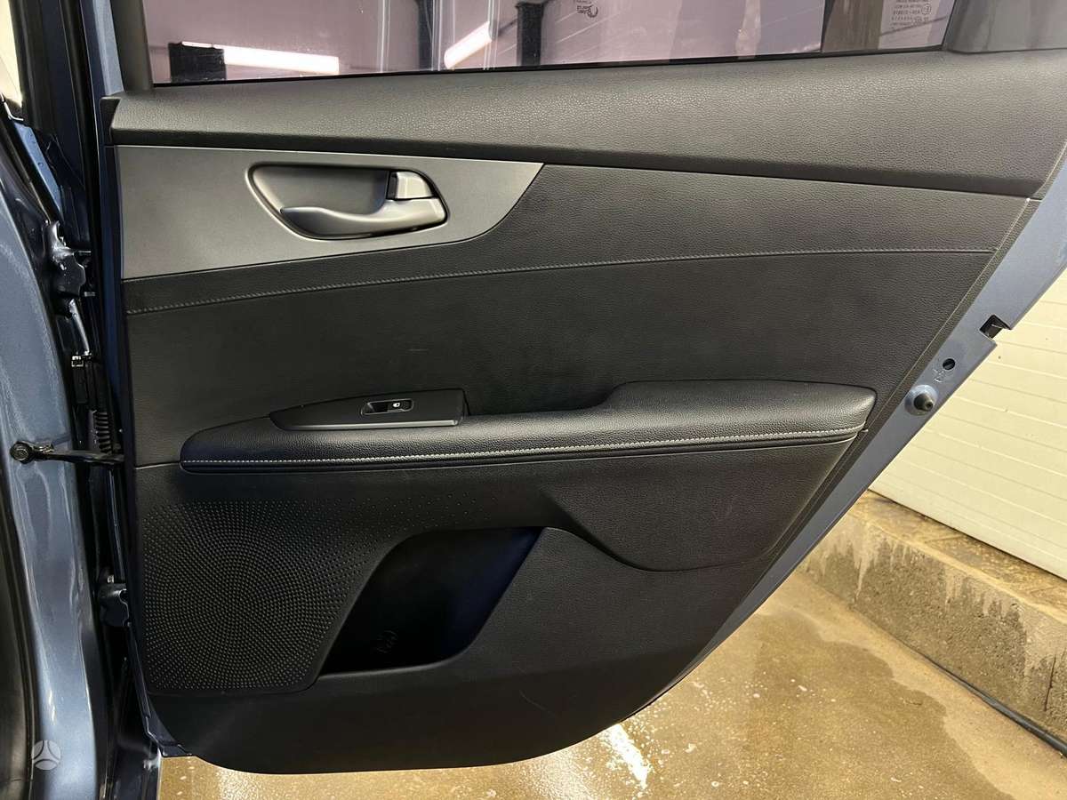 Kia Ceed, 1.6 l., Седан