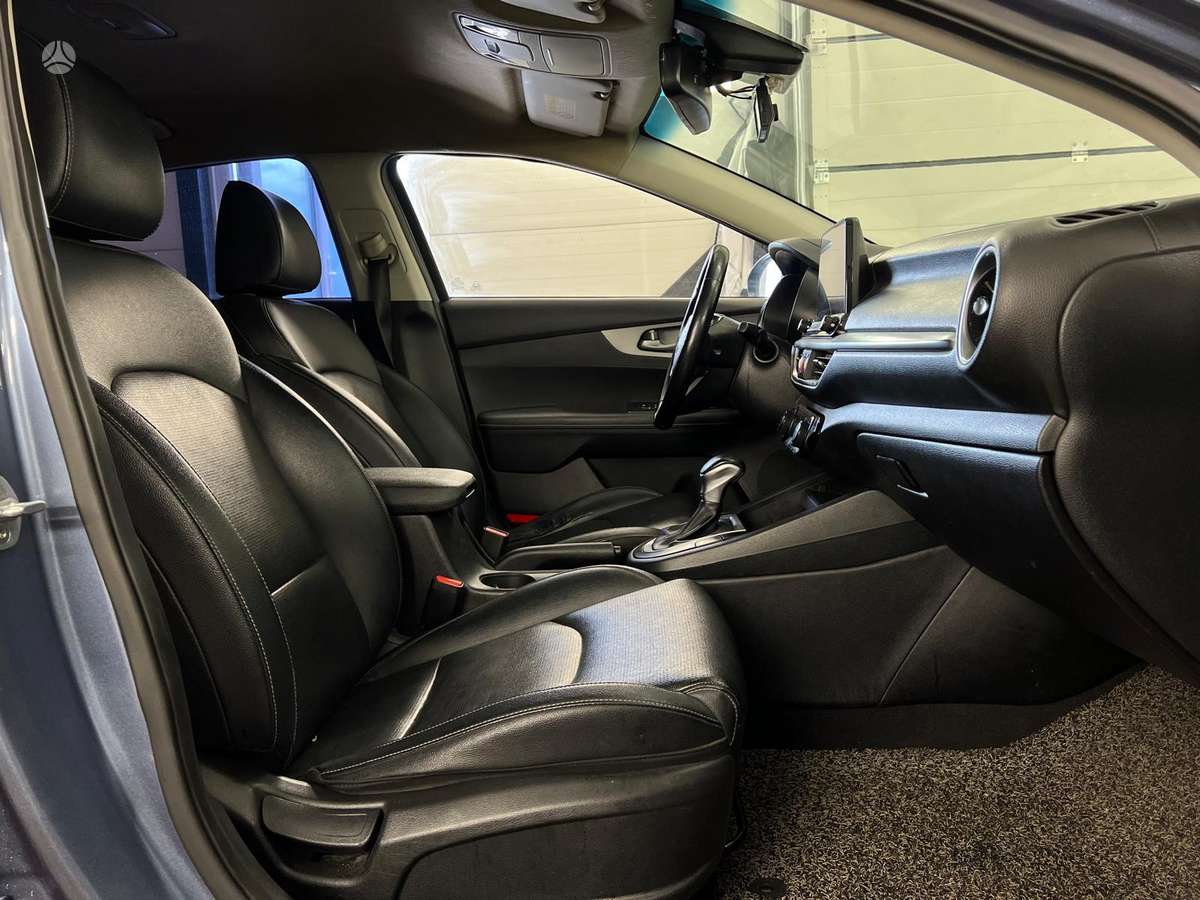 Kia Ceed, 1.6 l., Седан