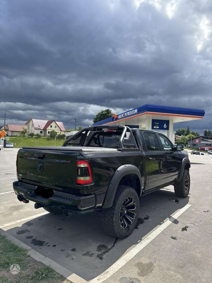 Dodge Ram, 5.7 l., off-road / crossover