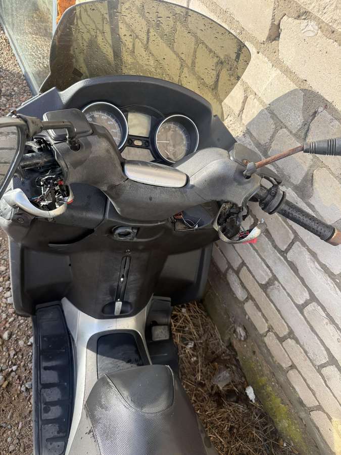 Piaggio MP3 400cc, scooters / mopeds