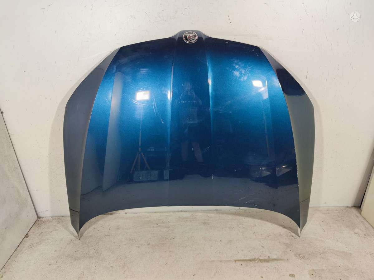 Skoda Superb hood (front, rear)