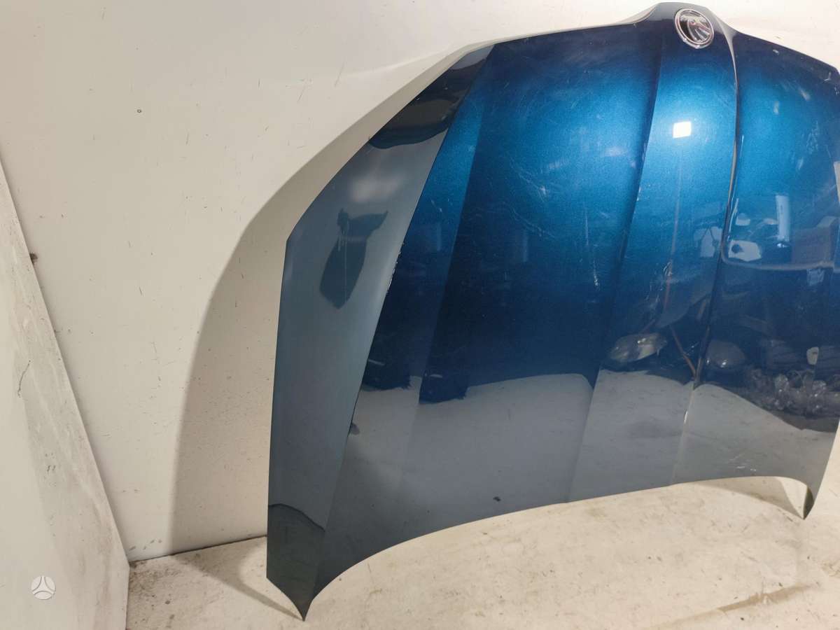 Skoda Superb hood (front, rear)