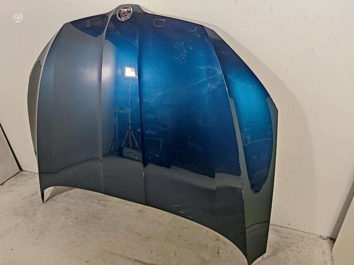 Skoda Superb hood (front, rear)