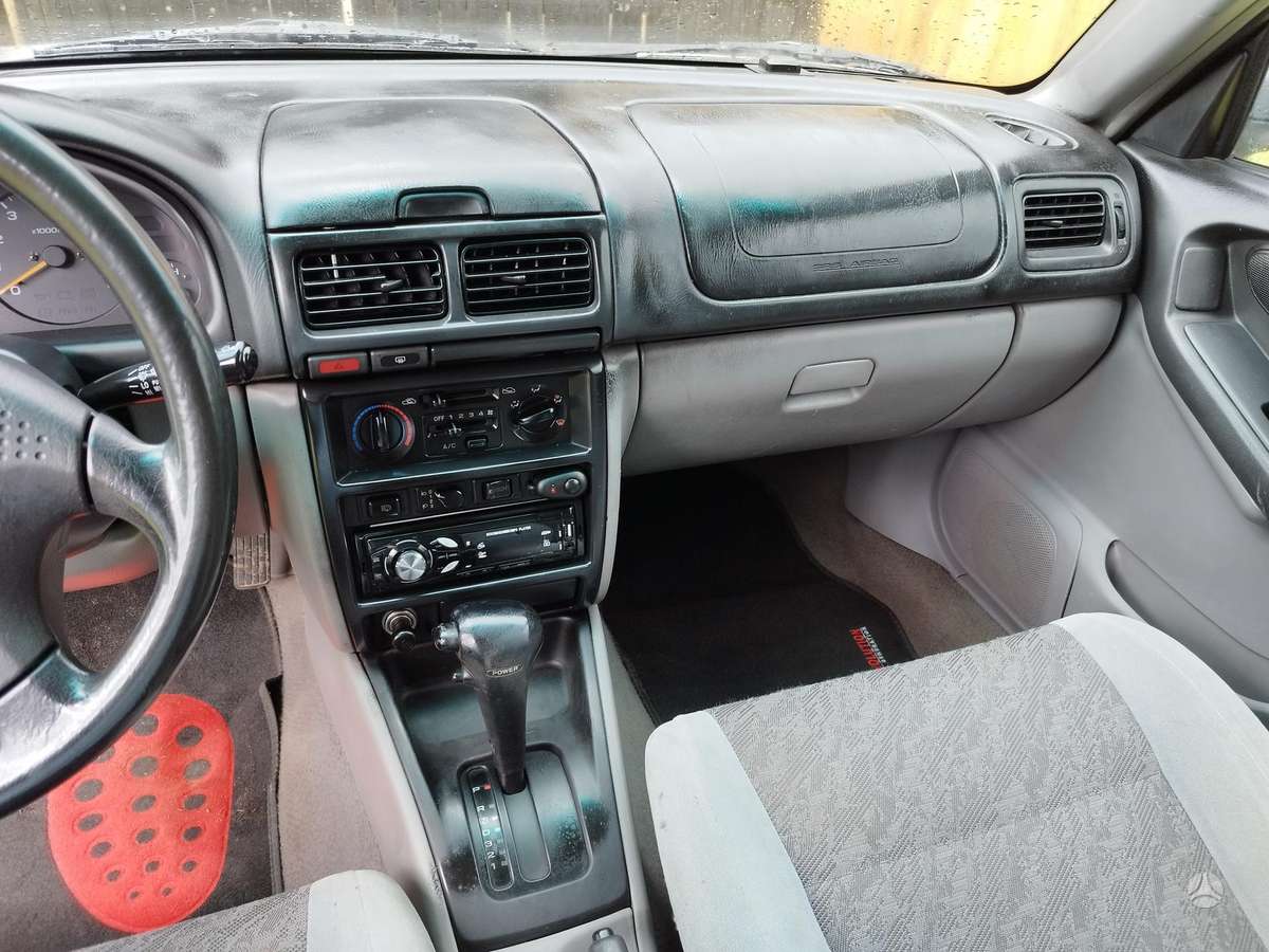 Subaru Forester, 2.0 l., off-road / crossover
