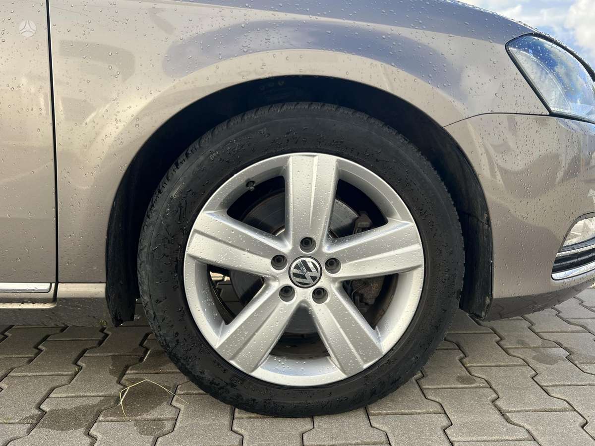 Volkswagen Passat - 7