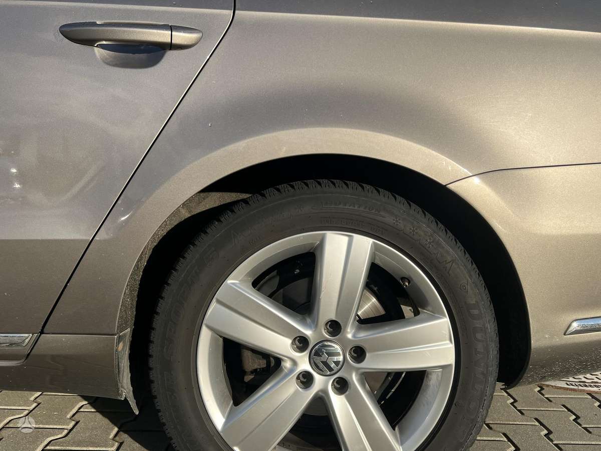Volkswagen Passat - 8
