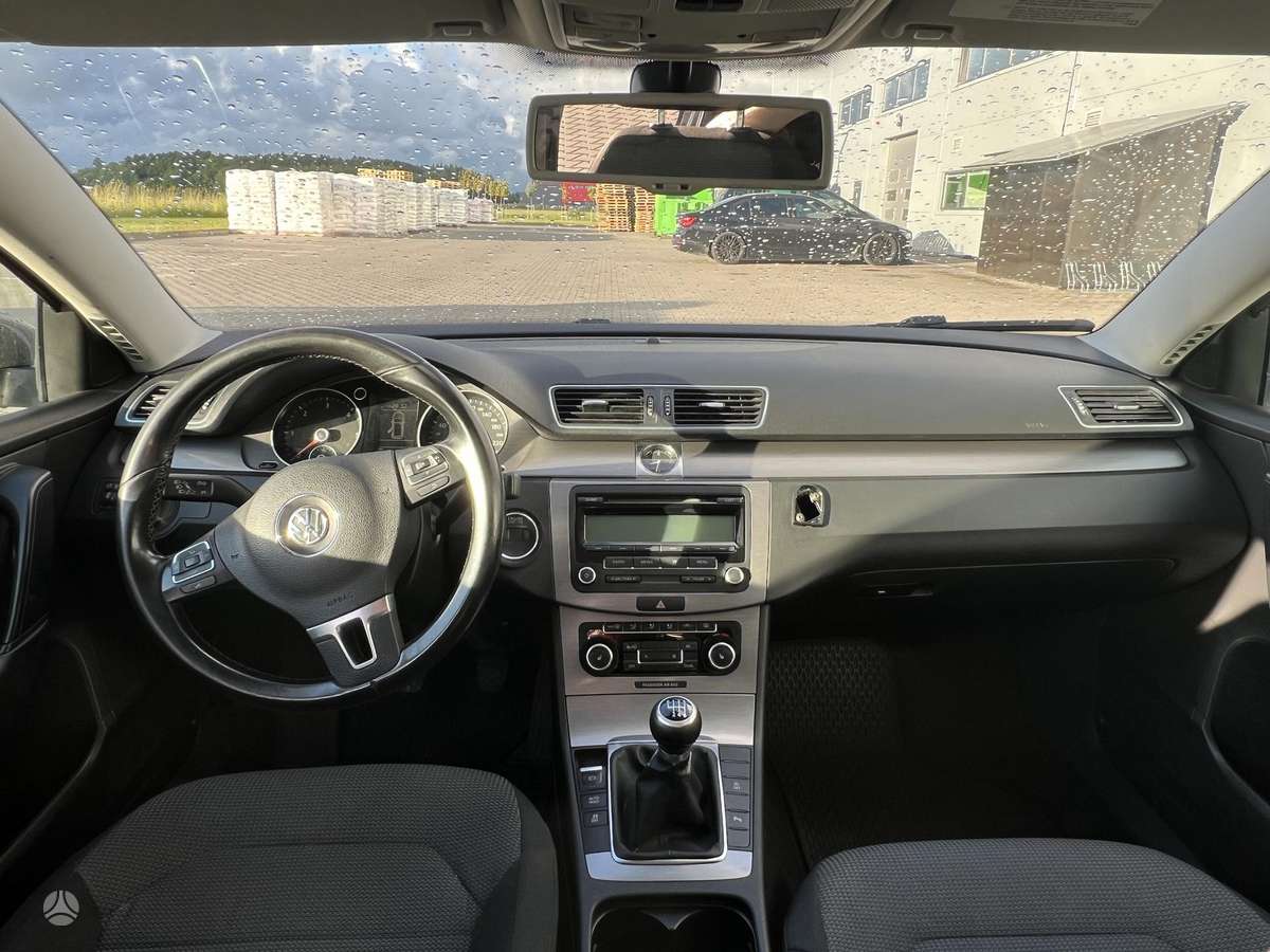 Volkswagen Passat - 10