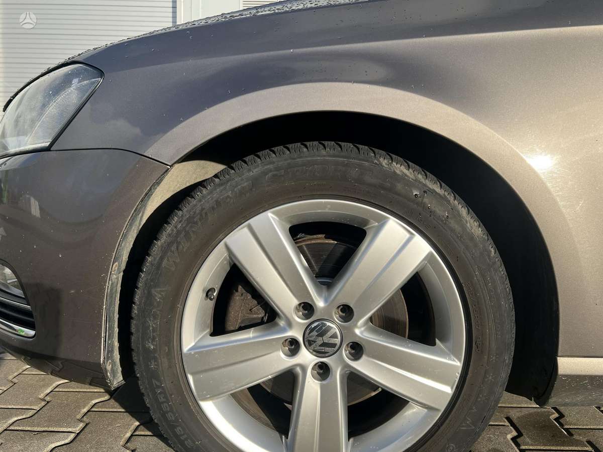 Volkswagen Passat - 11