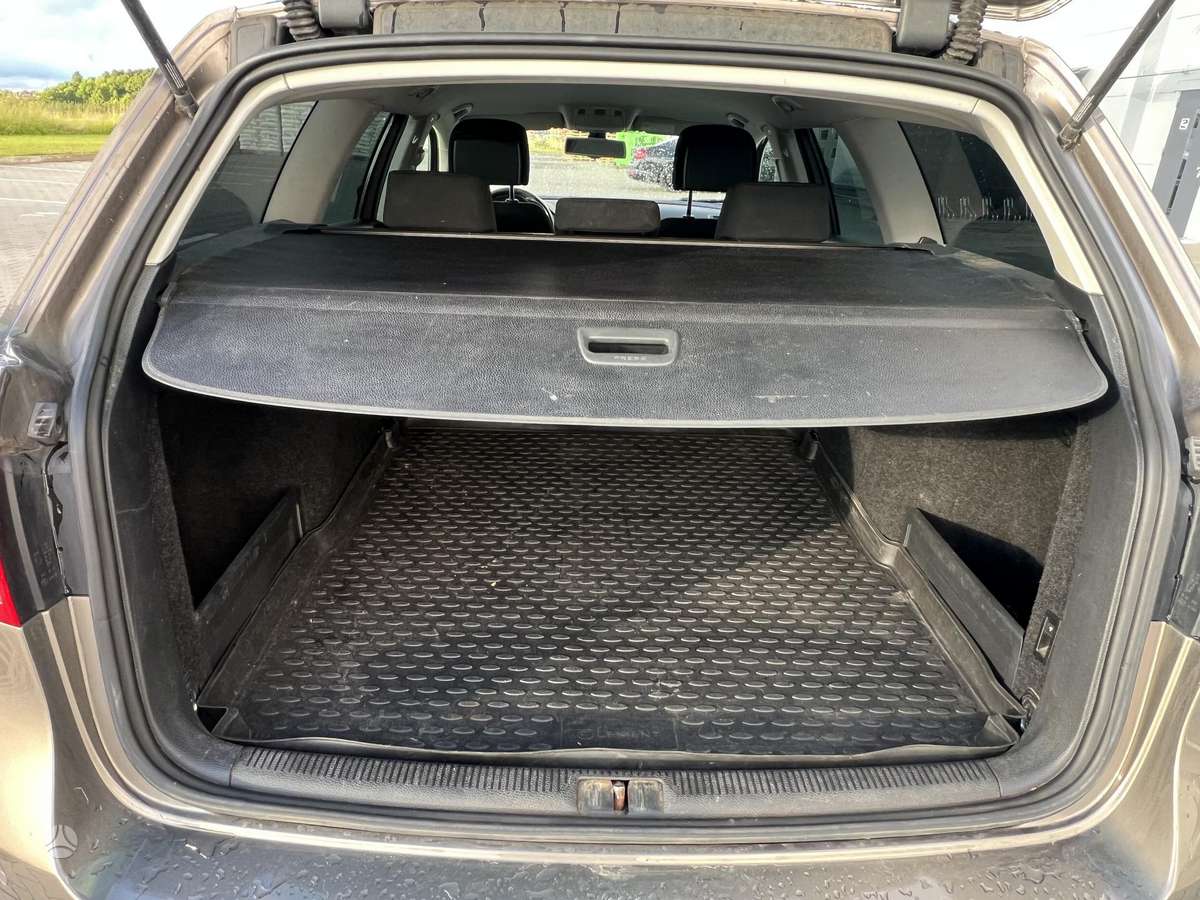 Volkswagen Passat - 12