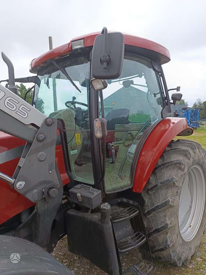 Case MXU135, tractors