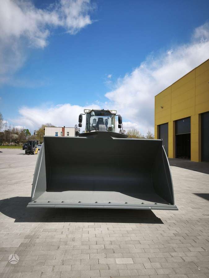 Liebherr L580 XPower, фронтальные погрузчики