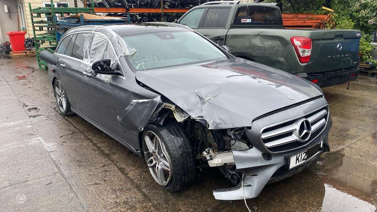 Mercedes-Benz E klasė по частям