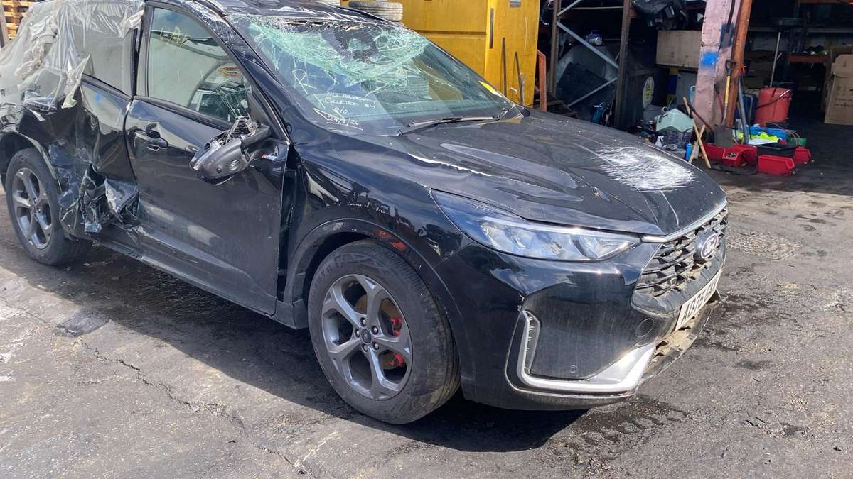 Ford Kuga for parts