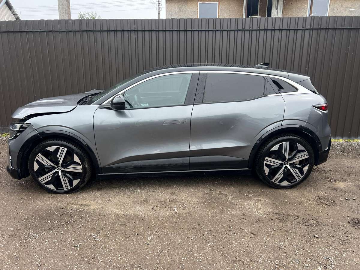 Renault Megane E-Tech, Хэтчбек