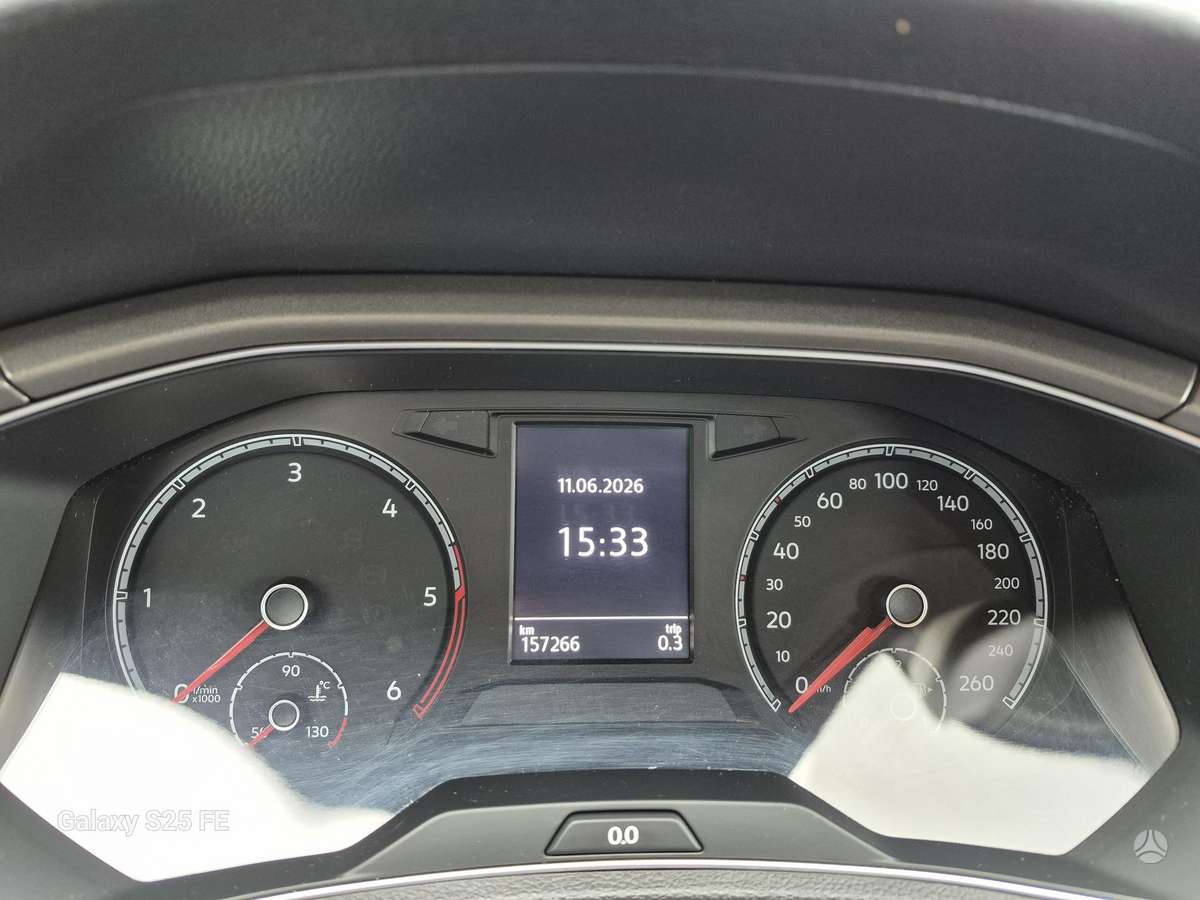 Volkswagen T-Roc - 9