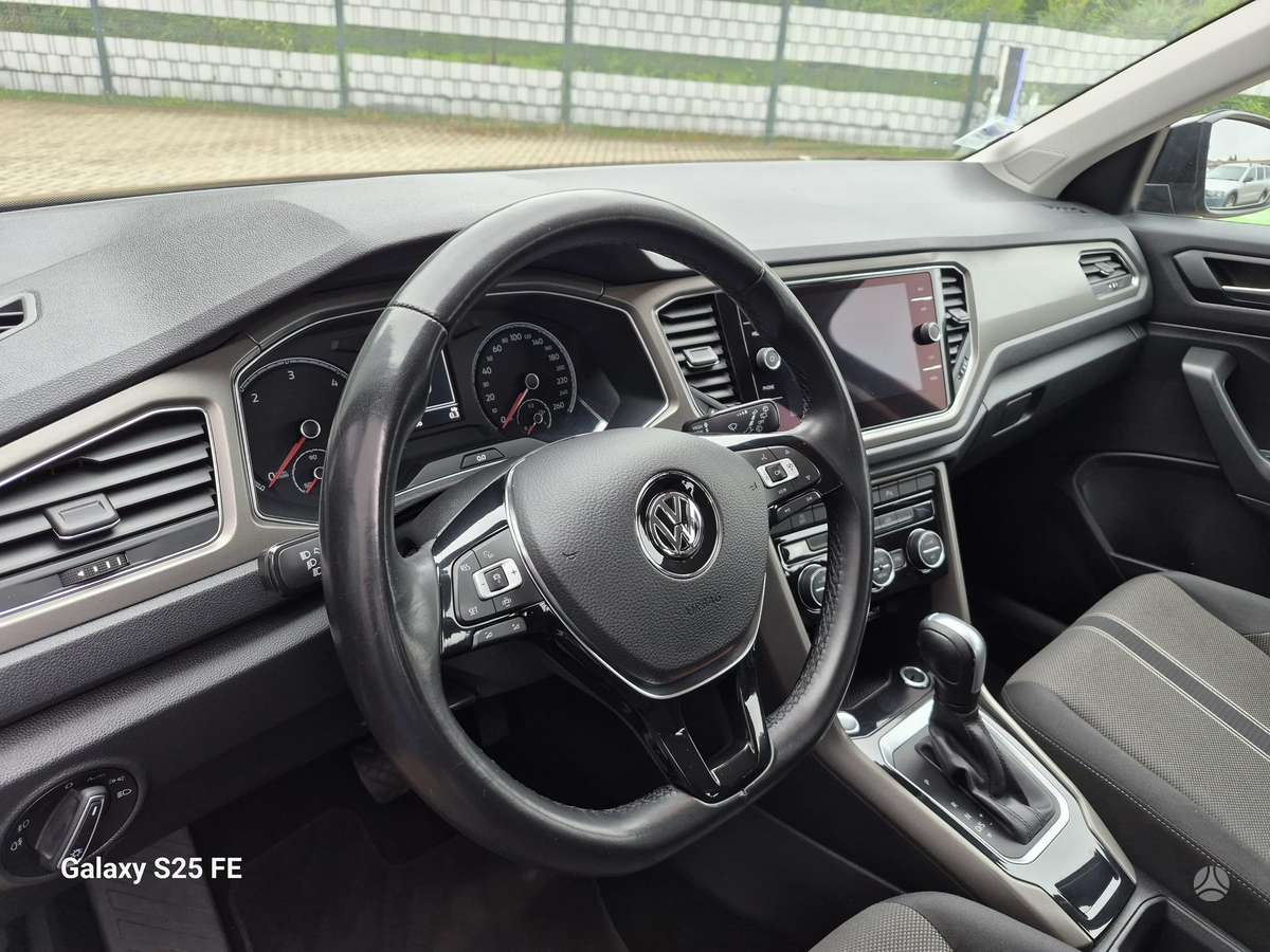 Volkswagen T-Roc - 11