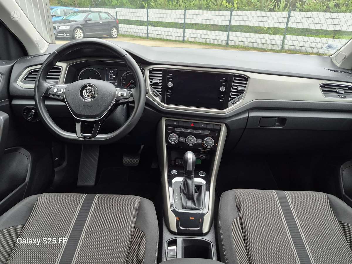 Volkswagen T-Roc - 12