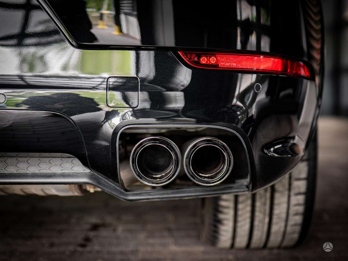 Porsche Cayenne - 12