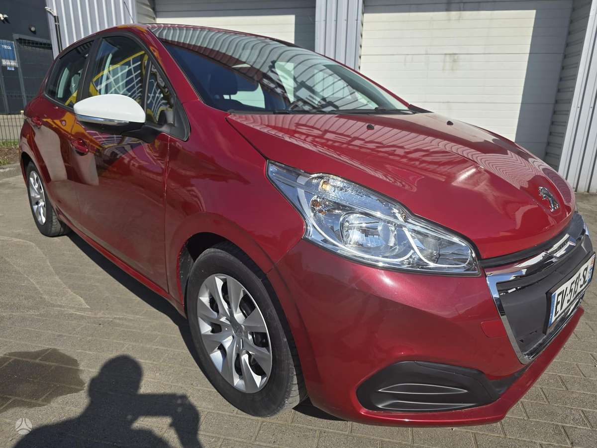 Peugeot 208, 1.2 l., hatchback