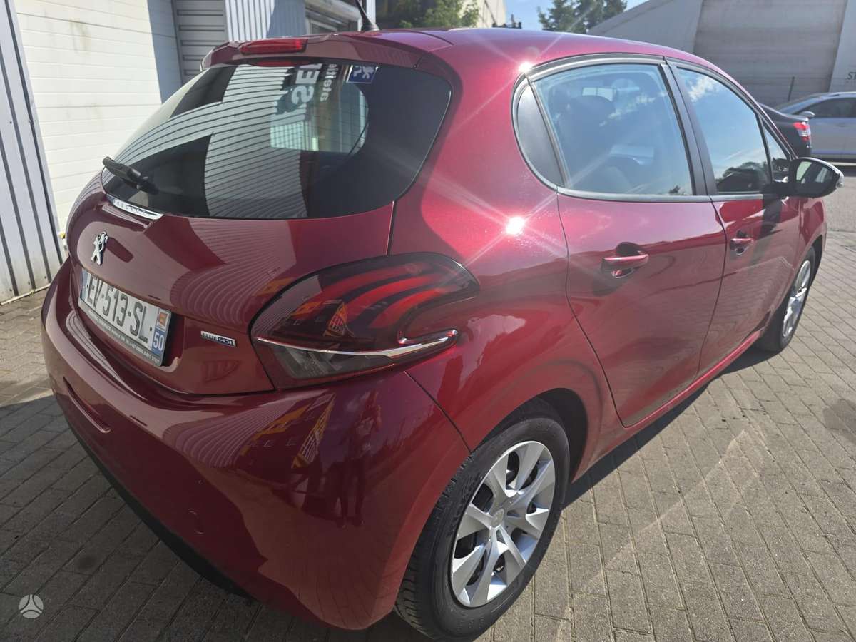 Peugeot 208, 1.2 l., hatchback