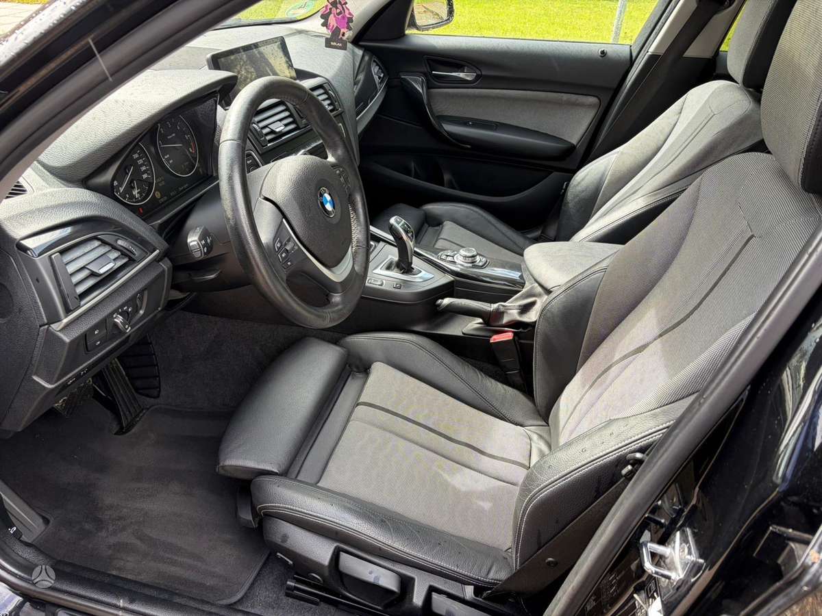 BMW 120, hatchback