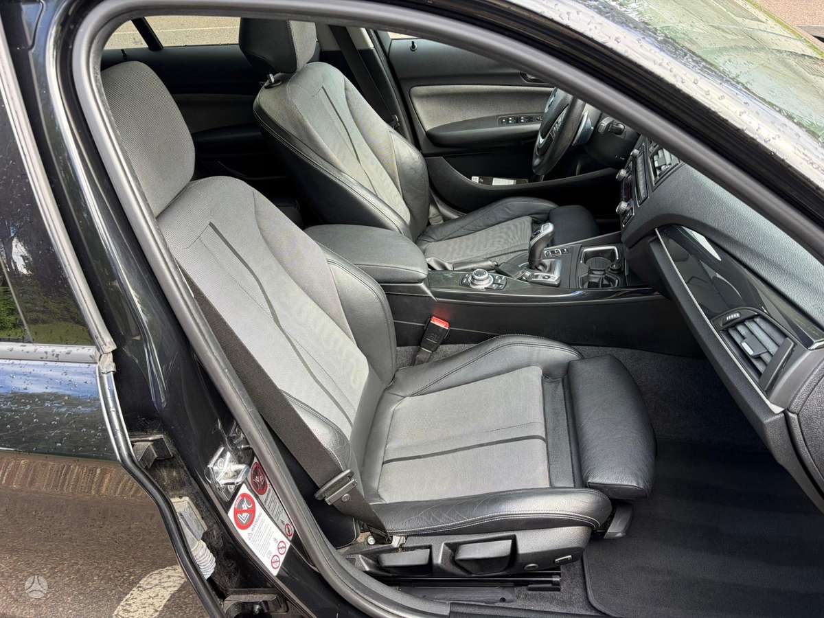BMW 120, hatchback