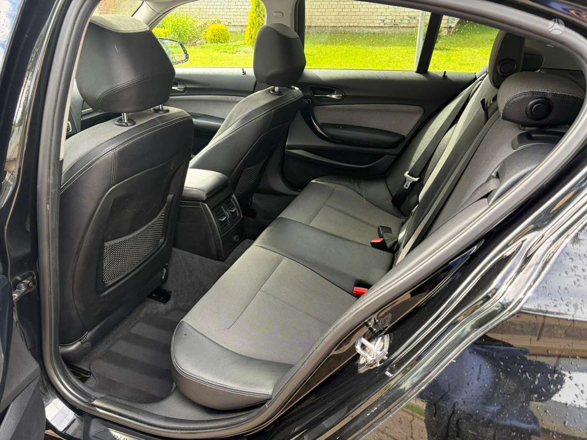 BMW 120, hatchback