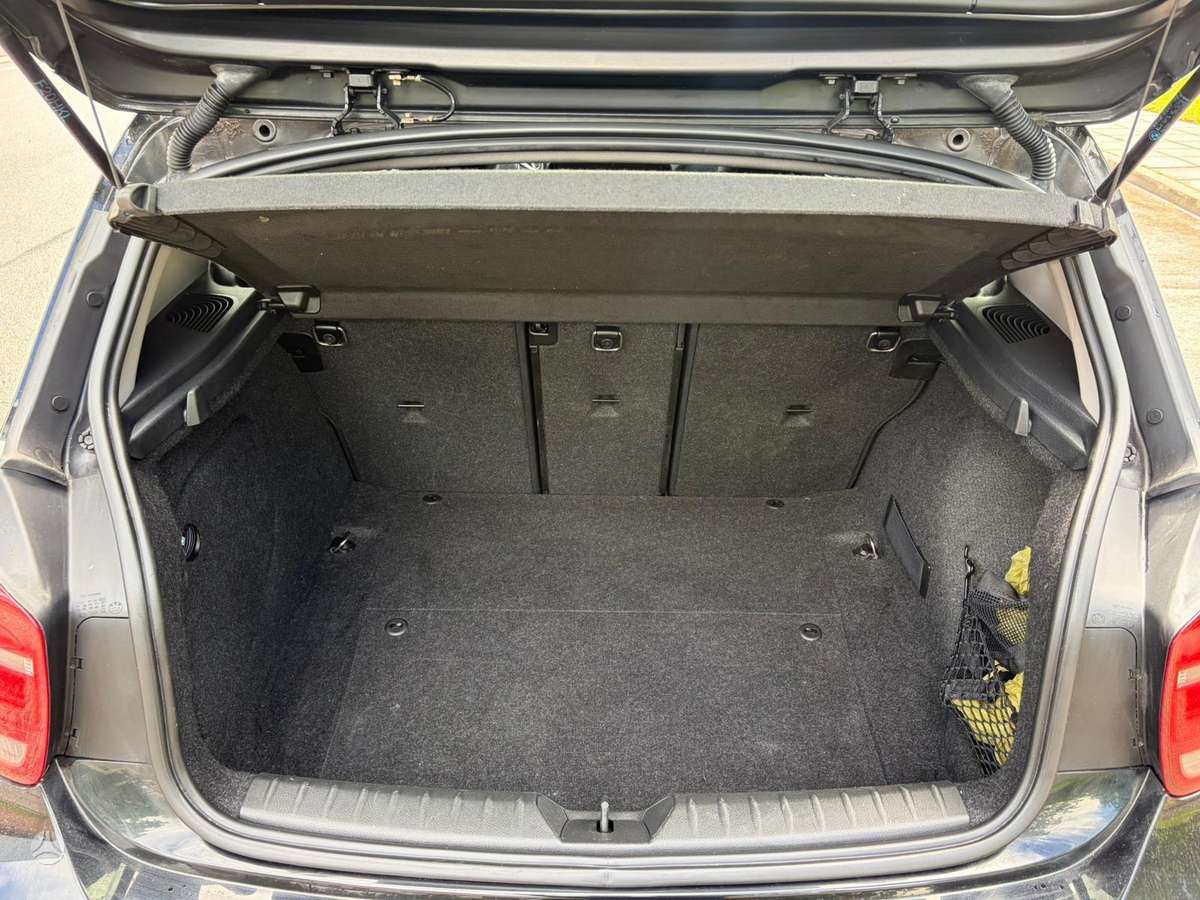 BMW 120, hatchback