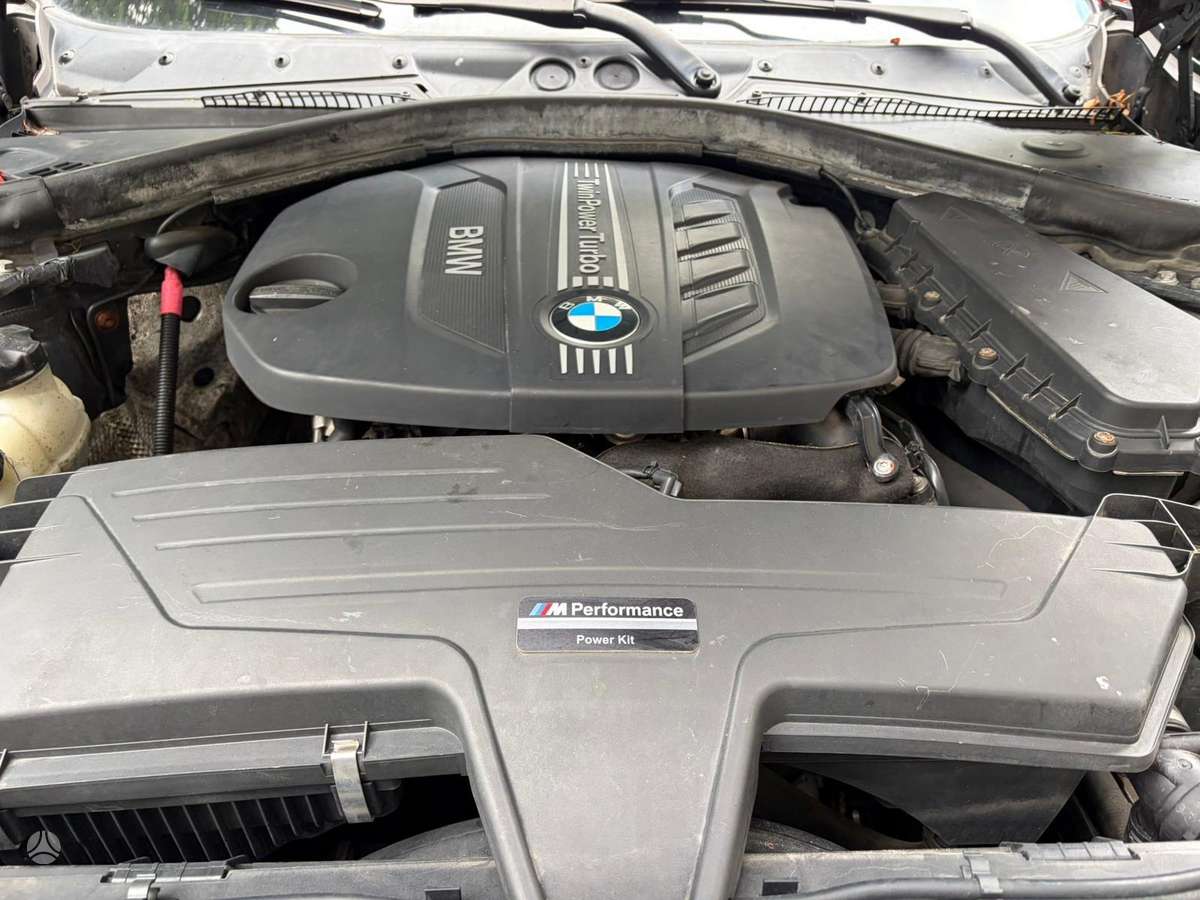 BMW 120, hatchback